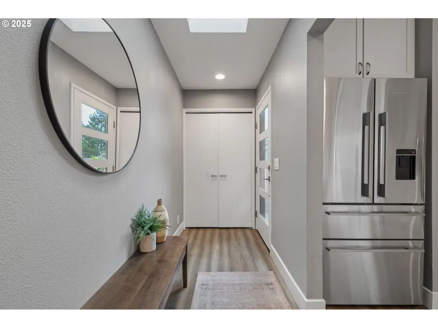 57 Greenridge Ct, Lake Oswego, OR 97035 - Image #2