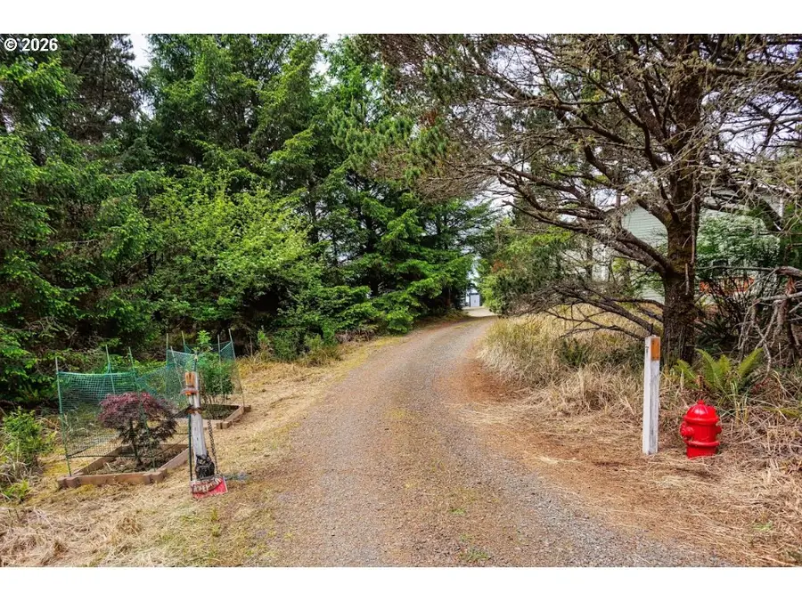 1106 168th Pl, Long Beach North Beach Peninsula, WA 98631 - #2