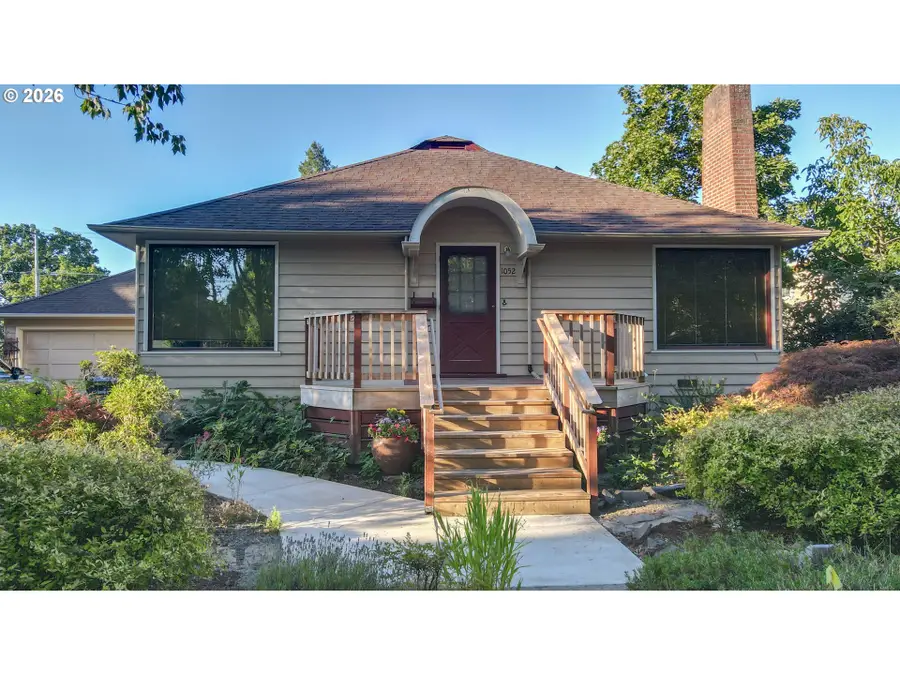 1052 W 10th Ave, Eugene, OR 97402 - #2