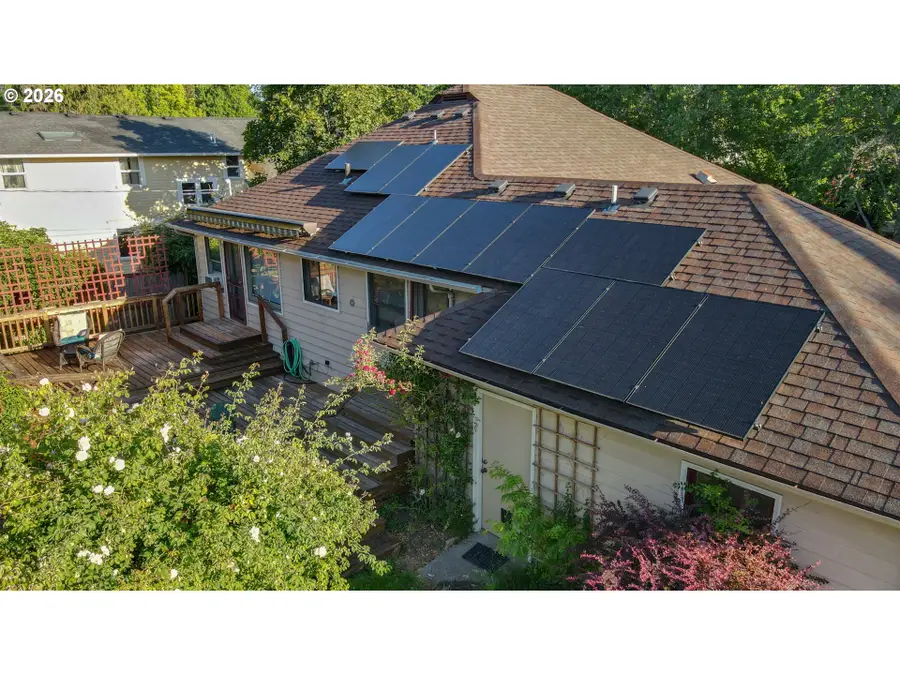 1052 W 10th Ave, Eugene, OR 97402 - #3