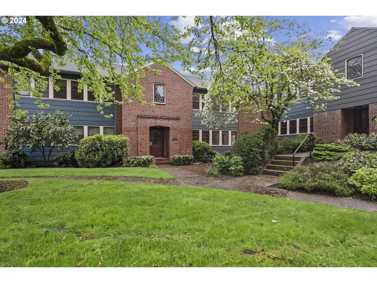 255 NE 61 Ave #12, Portland, OR 97213 - Image #1