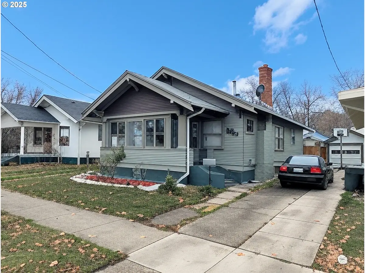 1302 9th St, La Grande, OR 97850 - Image #1