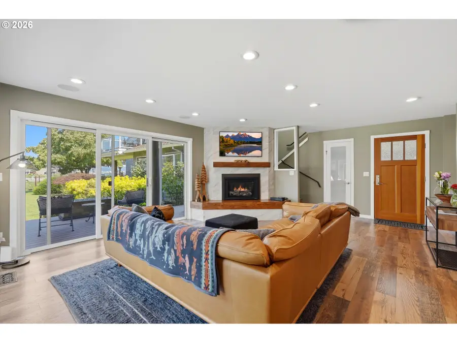 627 N Tomahawk Island Dr, Portland, OR 97217 - #3