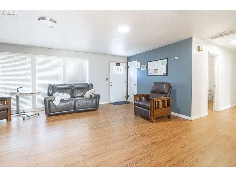 1825 NW Grant Ave, Corvallis, OR 97330 - Image #2