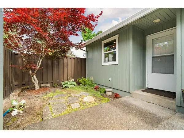 3097 SE Blue Bird Dr, Hillsboro, OR 97123