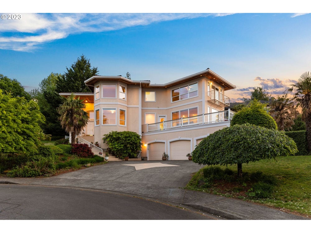 5137 NW Valley Ct, Camas, WA 98607 BHGRE