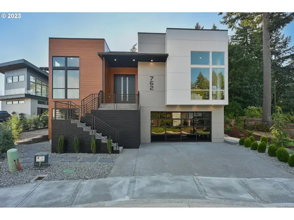 762 NE Province Ct, Camas, WA 98607