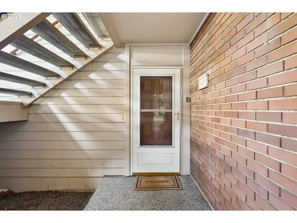 2465 Crestview Dr S, Salem, OR 97302