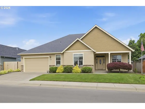 1249 S 41st Pl, Springfield, OR 97478