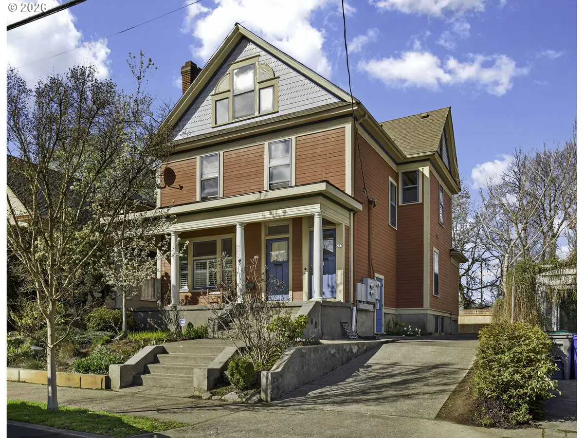237 239 NE Graham St, Portland, OR 97212 - #1