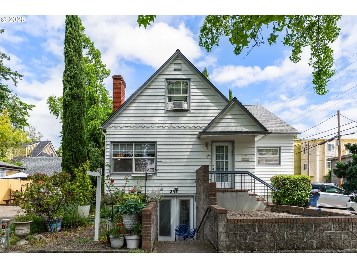 239 E 14th Ave, Eugene, OR 97401 - #1