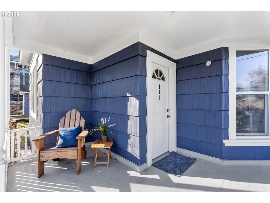 801 Cascade Ave, Hood River, OR 97031 - #3