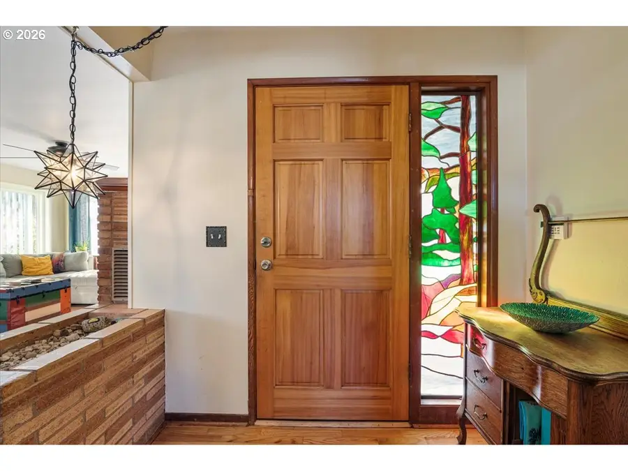 760 SE Birch St, Sweet Home, OR 97386 - Image #2