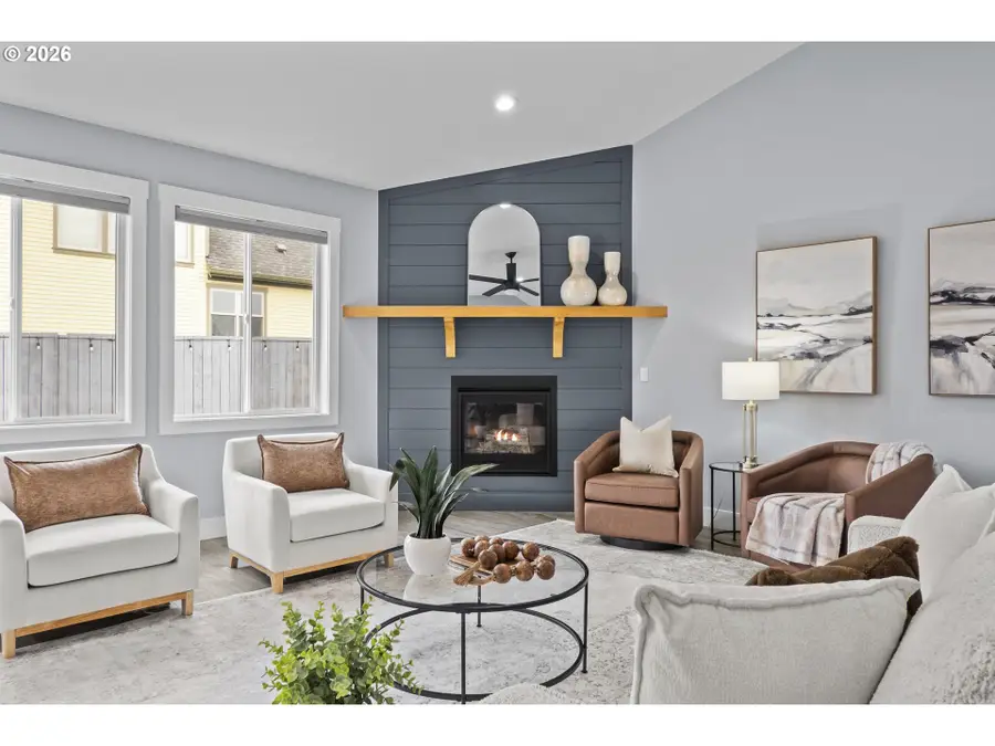 819 Riley Dr, Silverton, OR 97381 - Image #2