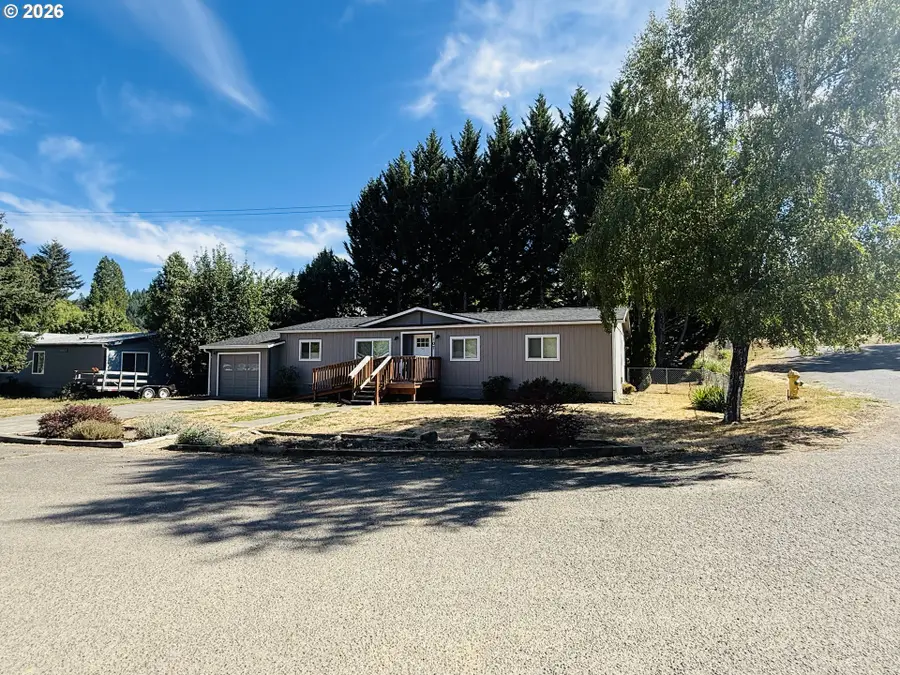 107 Gaddis Ln, Glendale, OR 97442 - #3