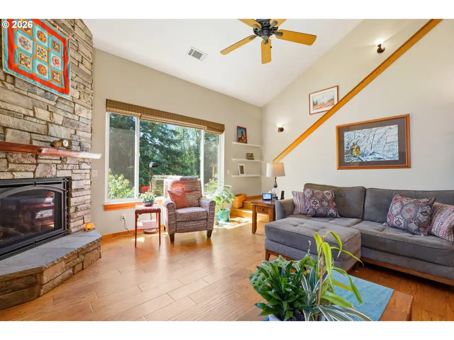 629 SE Roberts Ave, Gresham, OR 97080 - #2
