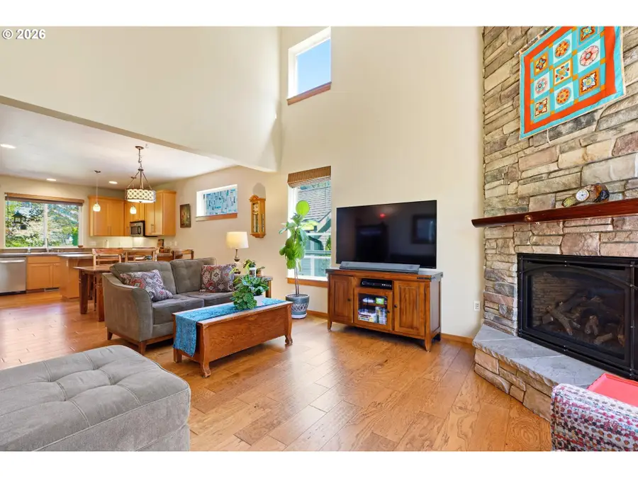 629 SE Roberts Ave, Gresham, OR 97080 - #3