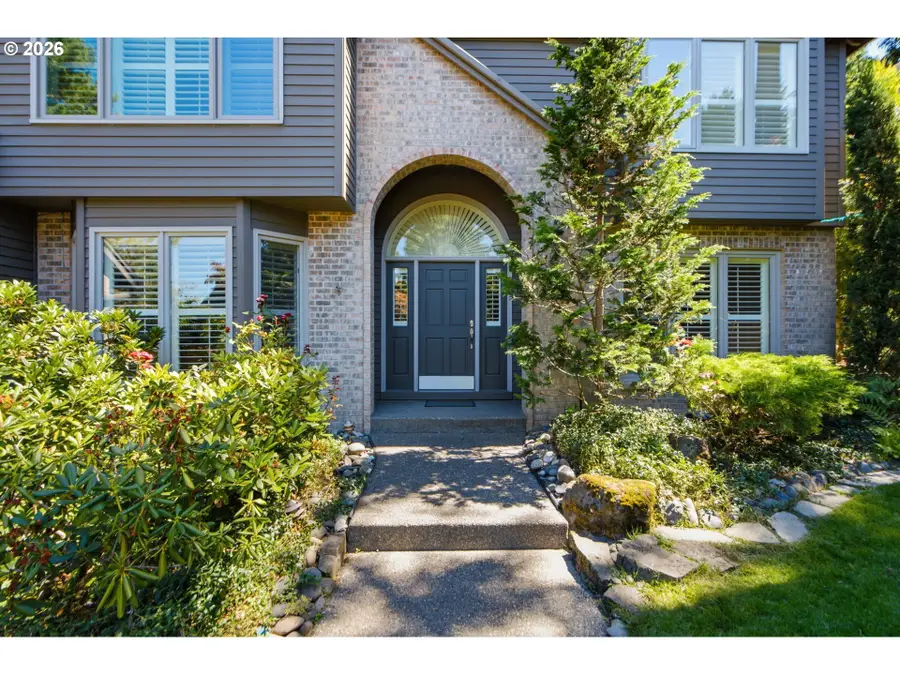 808 SW Regency Ter, Portland, OR 97225 - #2