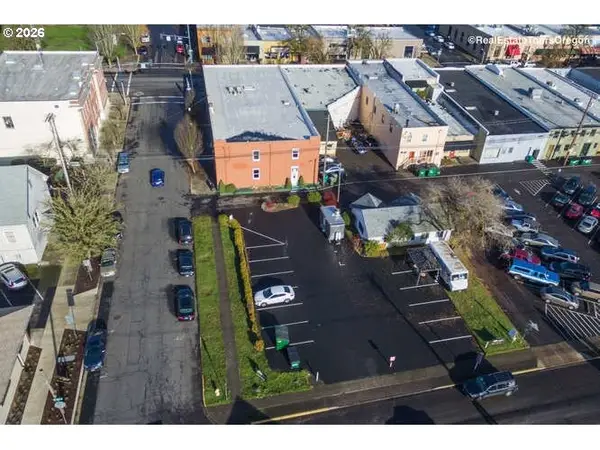 108 S Howard St, Newberg, OR 97132