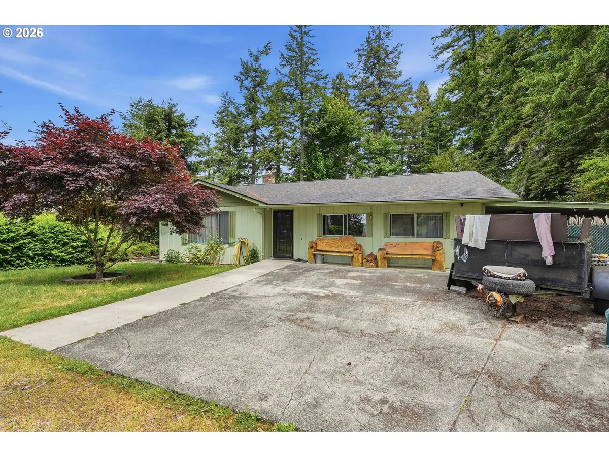 1945 Hazel St, Myrtle Point, OR 97458 - #1