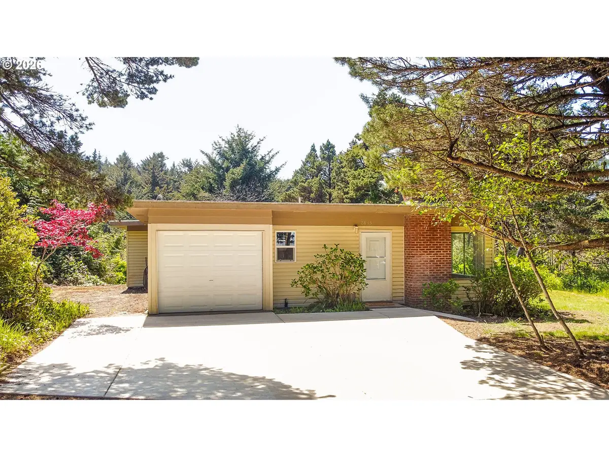 2835 SW Breakers Dr, Waldport, OR 97394 - #1