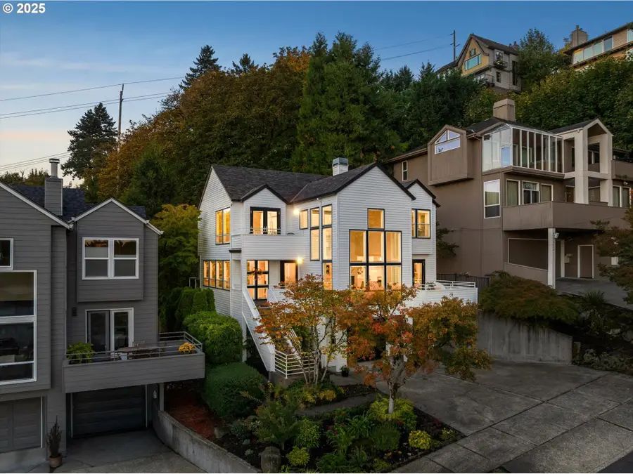 344 S Texas St, Portland, OR 97219 - Image #2