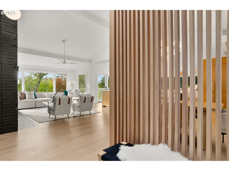 5044 SW Windsor Ct, Portland, OR 97221 - Image #2