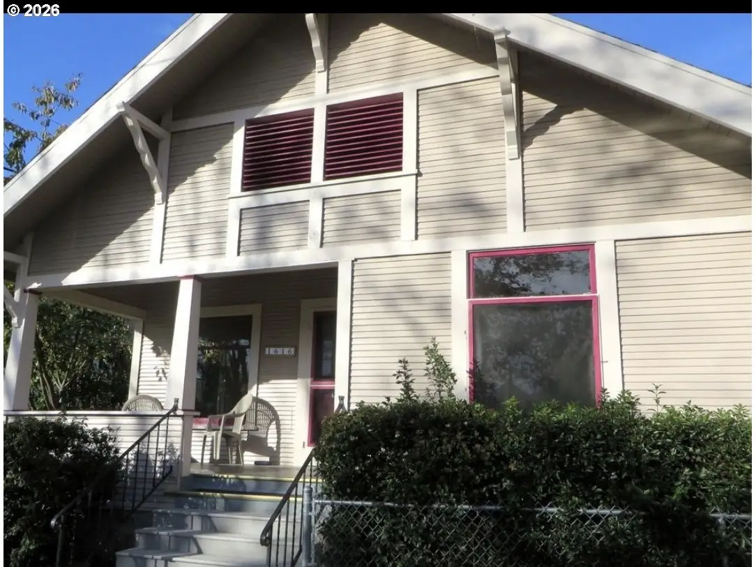 1616 NE Commercial Ave, Roseburg, OR 97470 - #1