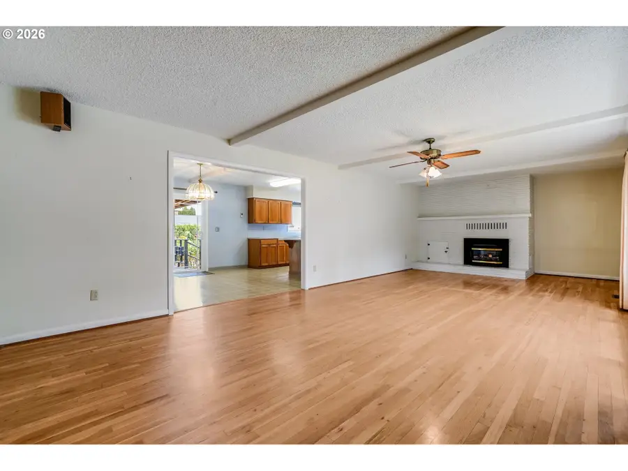 2537 B St, Hubbard, OR 97032 - #3