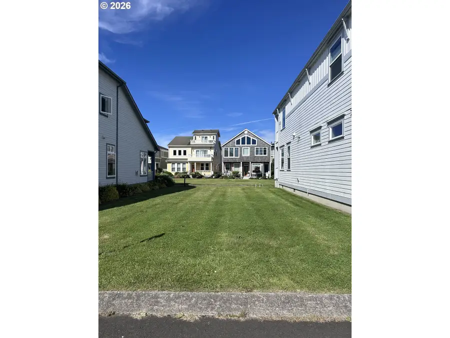 240 Round House Rd, Astoria, OR 97103 - #2