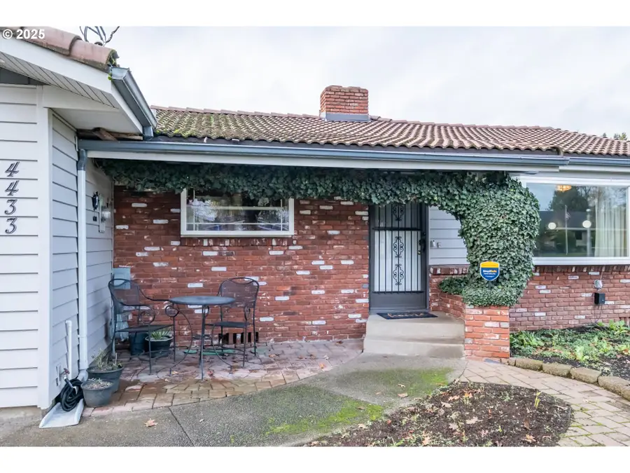 4433 41st Ave Ne, Salem, OR 97305 - Image #2