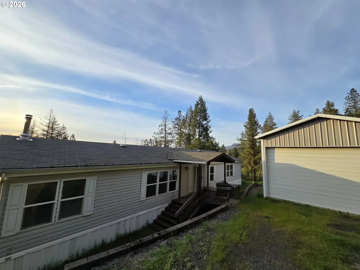 781 Pine Ridge Dr, Glide, OR 97443 - #1