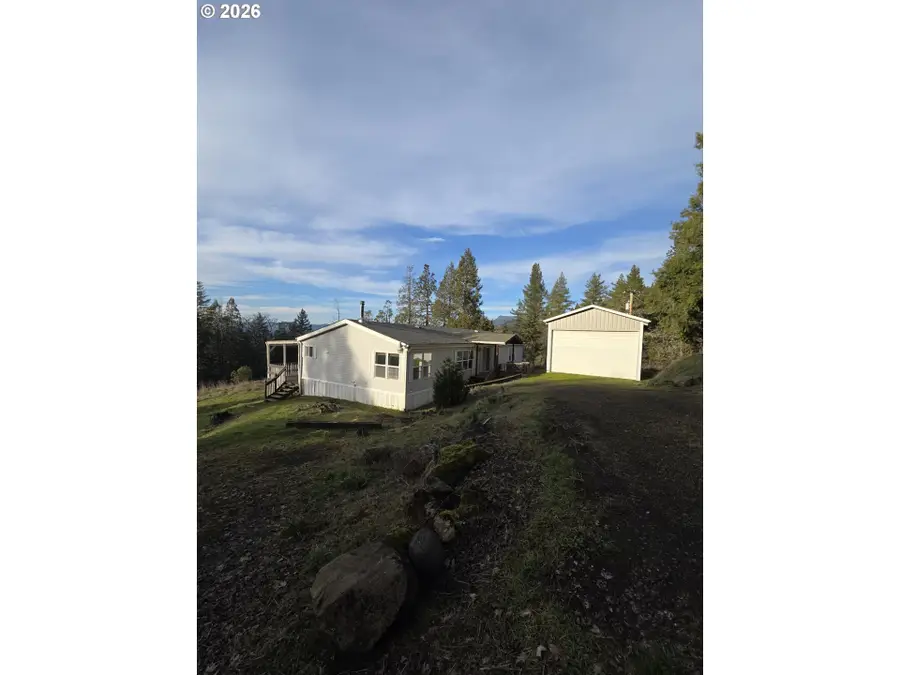 781 Pine Ridge Dr, Glide, OR 97443 - #2