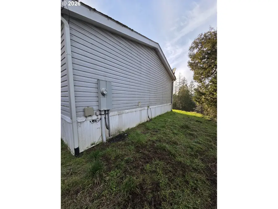 781 Pine Ridge Dr, Glide, OR 97443 - #3