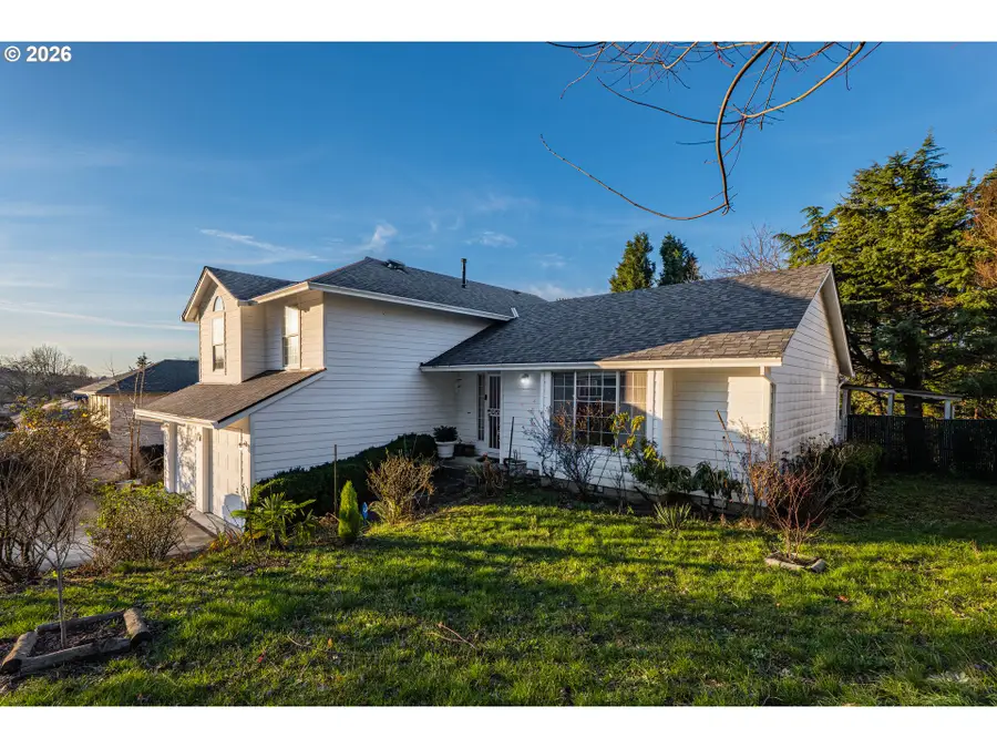 2811 NE 6th St, Gresham, OR 97030 - #3