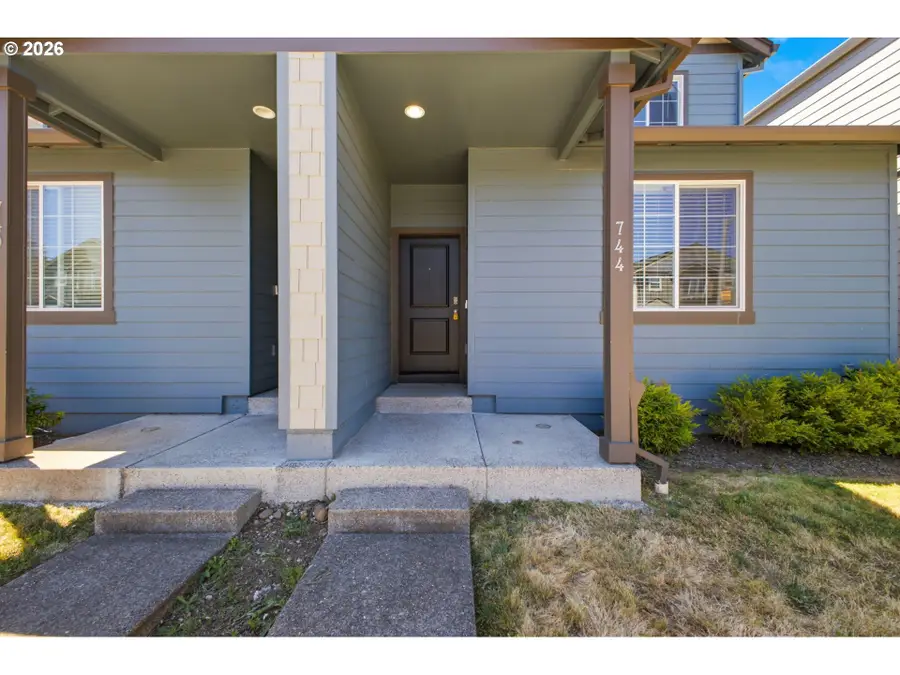 744 NE 138th Pl, Vancouver, WA 98684 - #2