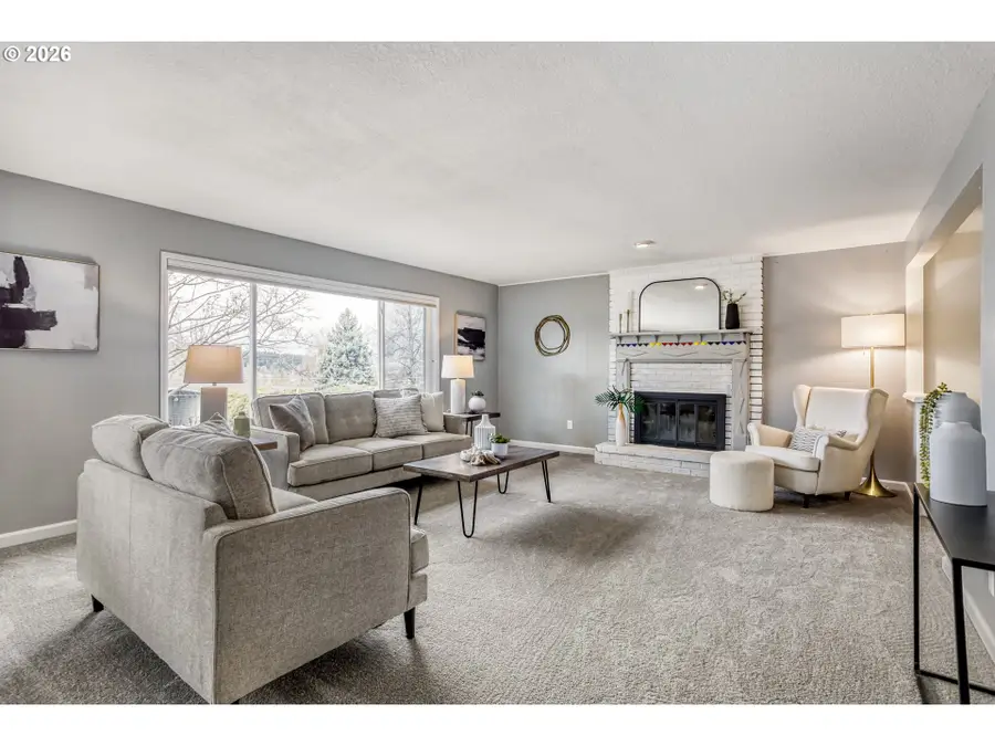 416 Ogden Dr, Oregon City, OR 97045 - #3