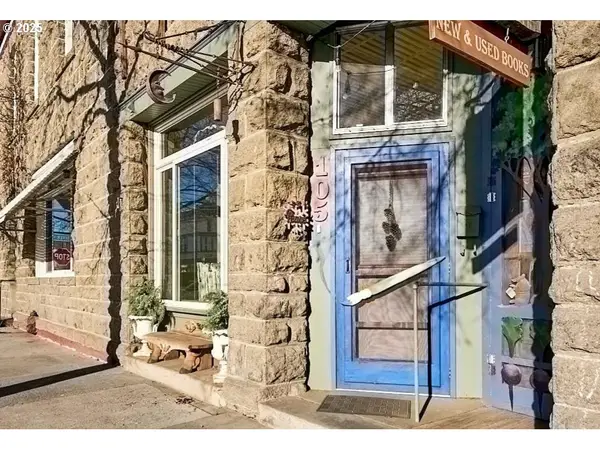 105 E Main St, Enterprise, OR 97828