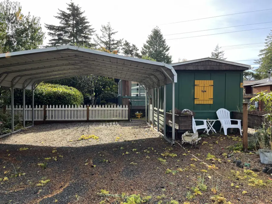 154 Outer Dr, Florence, OR 97439 - #2