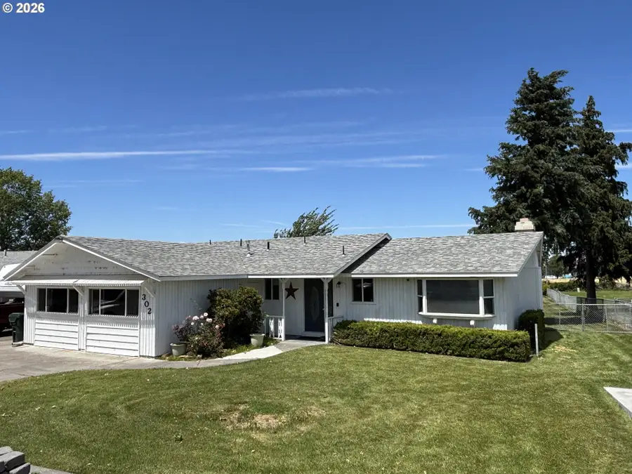 302 NW Columbia Ave, Boardman, OR 97818 - #2