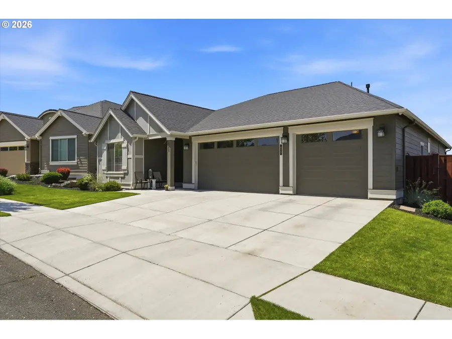 855 NE Hudspeth Cir, Prineville, OR 97754 - #3