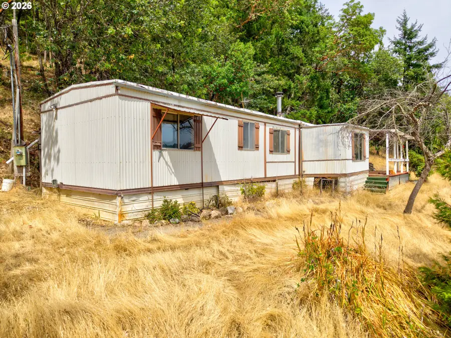 900 Mulberry Ln, Roseburg, OR 97471 - #3