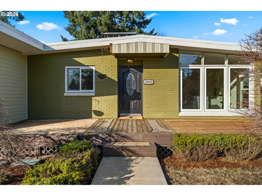 4205 SE Washington St, Milwaukie, OR 97222 - #3