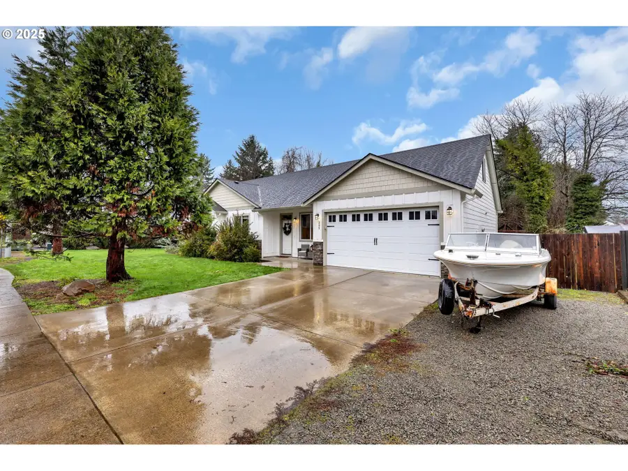 205 S Hubbard Ave, Yacolt, WA 98675 - Image #2