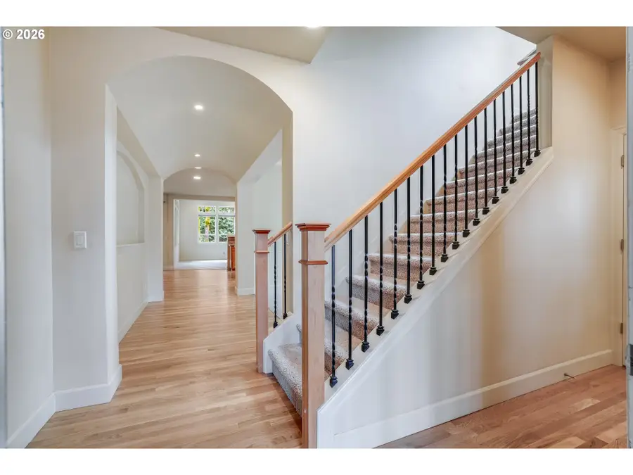 10956 SW Bretton Ct, Tigard, OR 97224 - #2