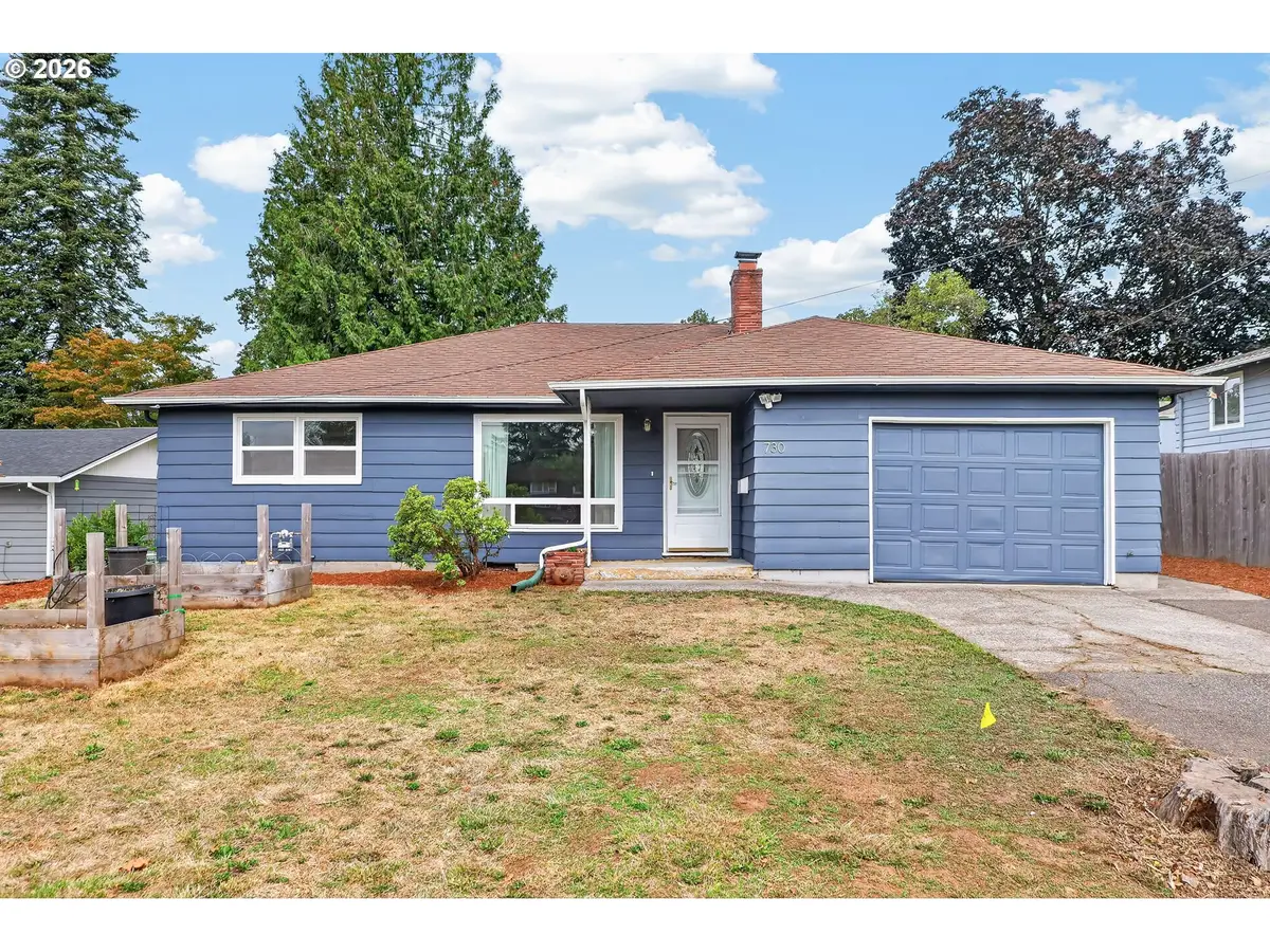 730 E Clarendon St, Gladstone, OR 97027 - #1