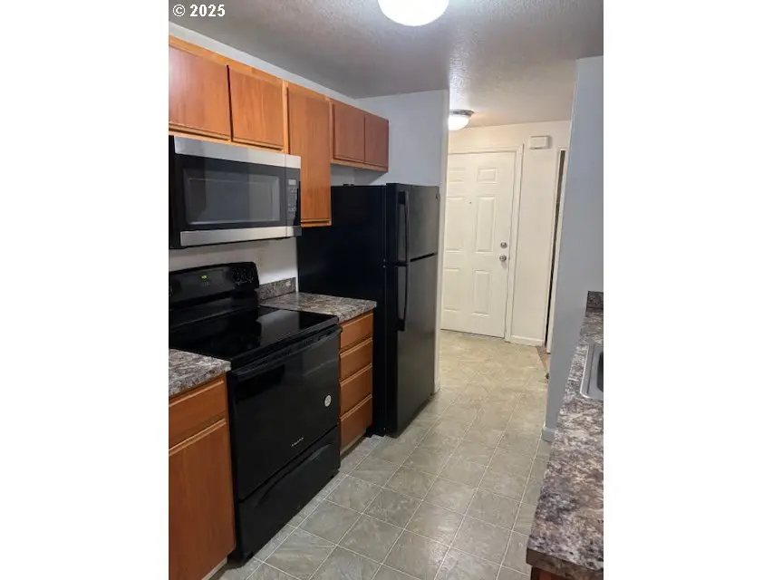 319 SE 162nd Ave #319, Portland, OR 97233 - #2