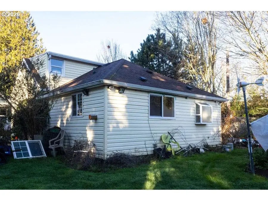 40 SE 133rd Ave #B, Portland, OR 97233 - Image #2