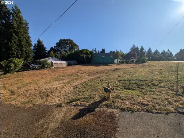 510 W 5th St, LaCenter, WA 98629