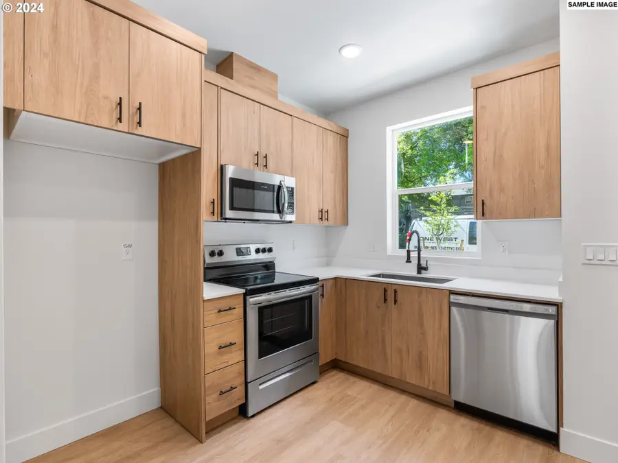 6677 N Fessenden St #15, Portland, OR 97203 - #3